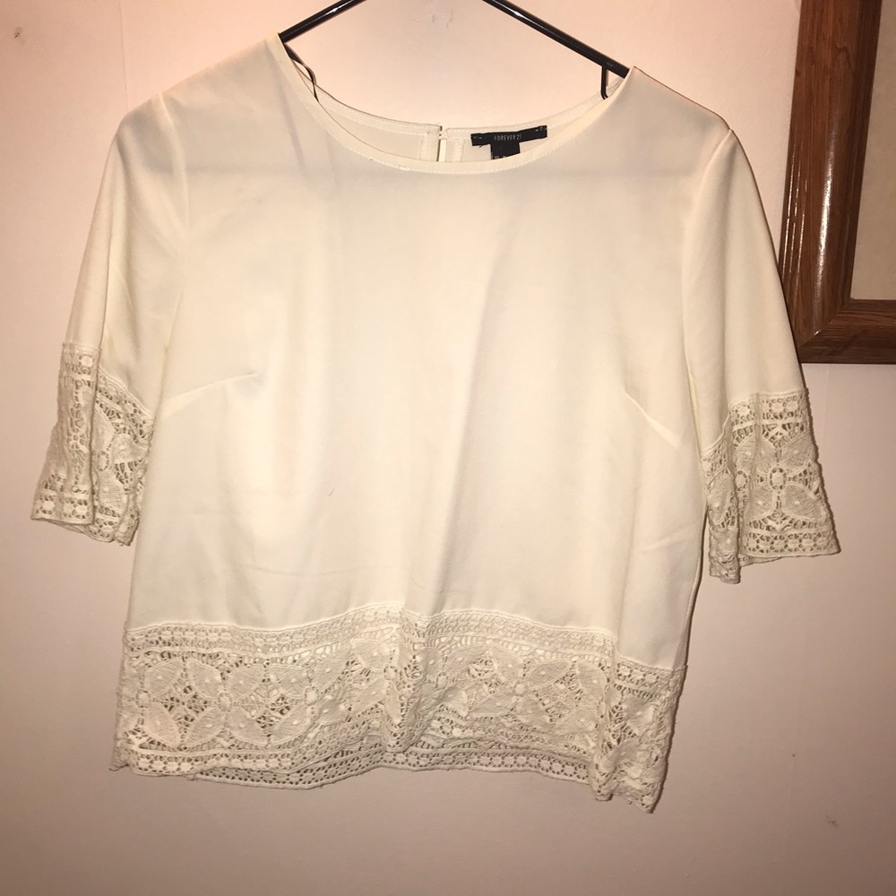 White top with pattern